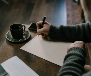 Writing Guide 101: How to write descriptive sentences?